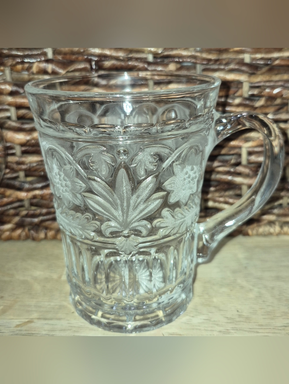 RARE MIKASA Glasses Floral Trellis Satin Starburst Bottom, New In Box - Picture 2 of 4